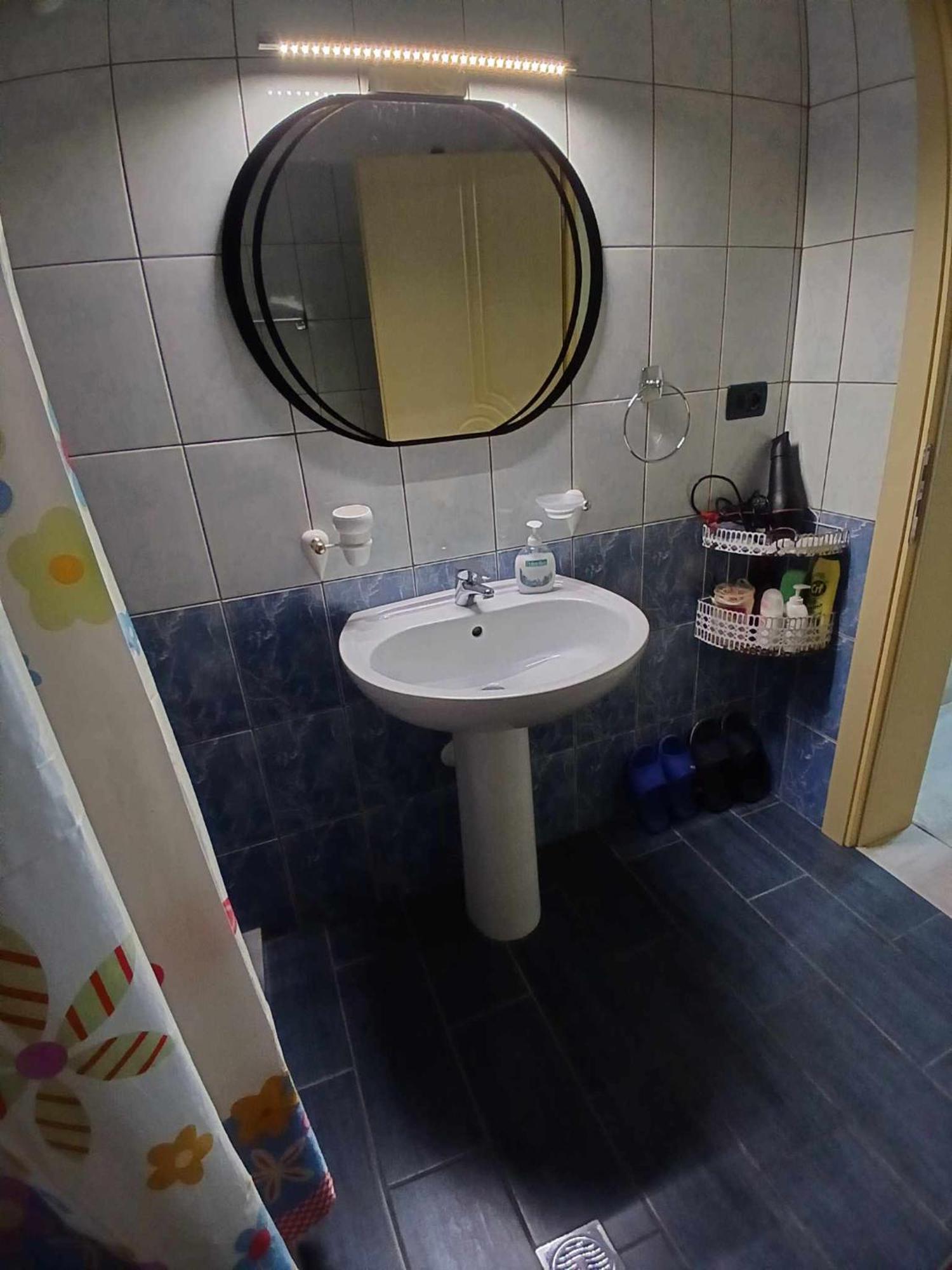 Eniguesthouse Гірокастра Екстер'єр фото