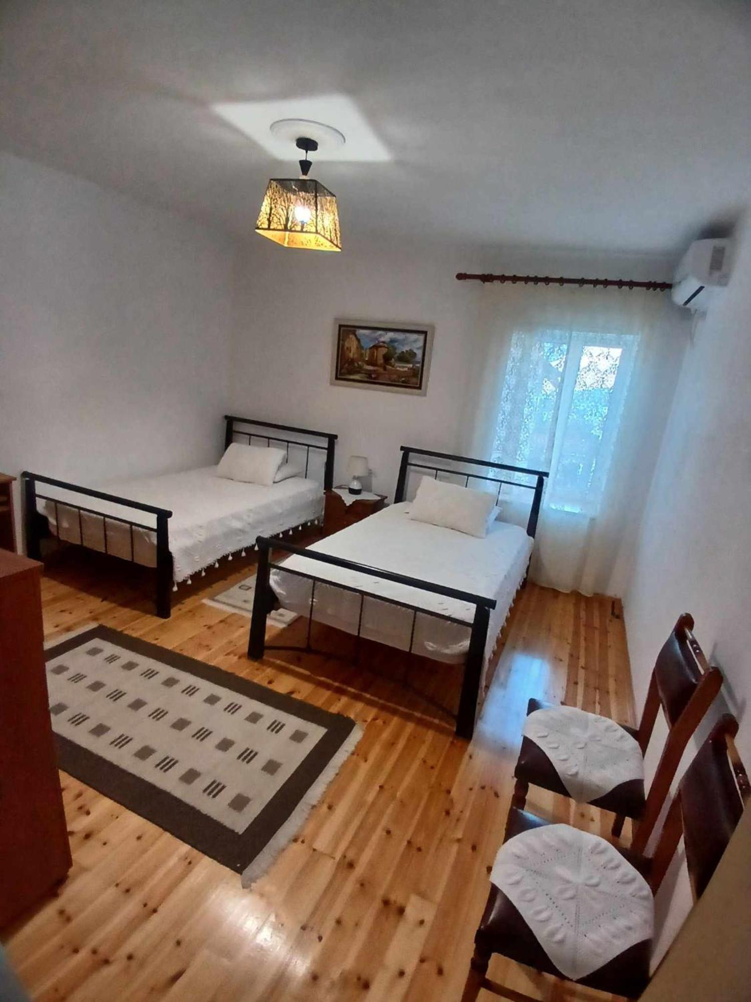 Eniguesthouse Гірокастра Екстер'єр фото