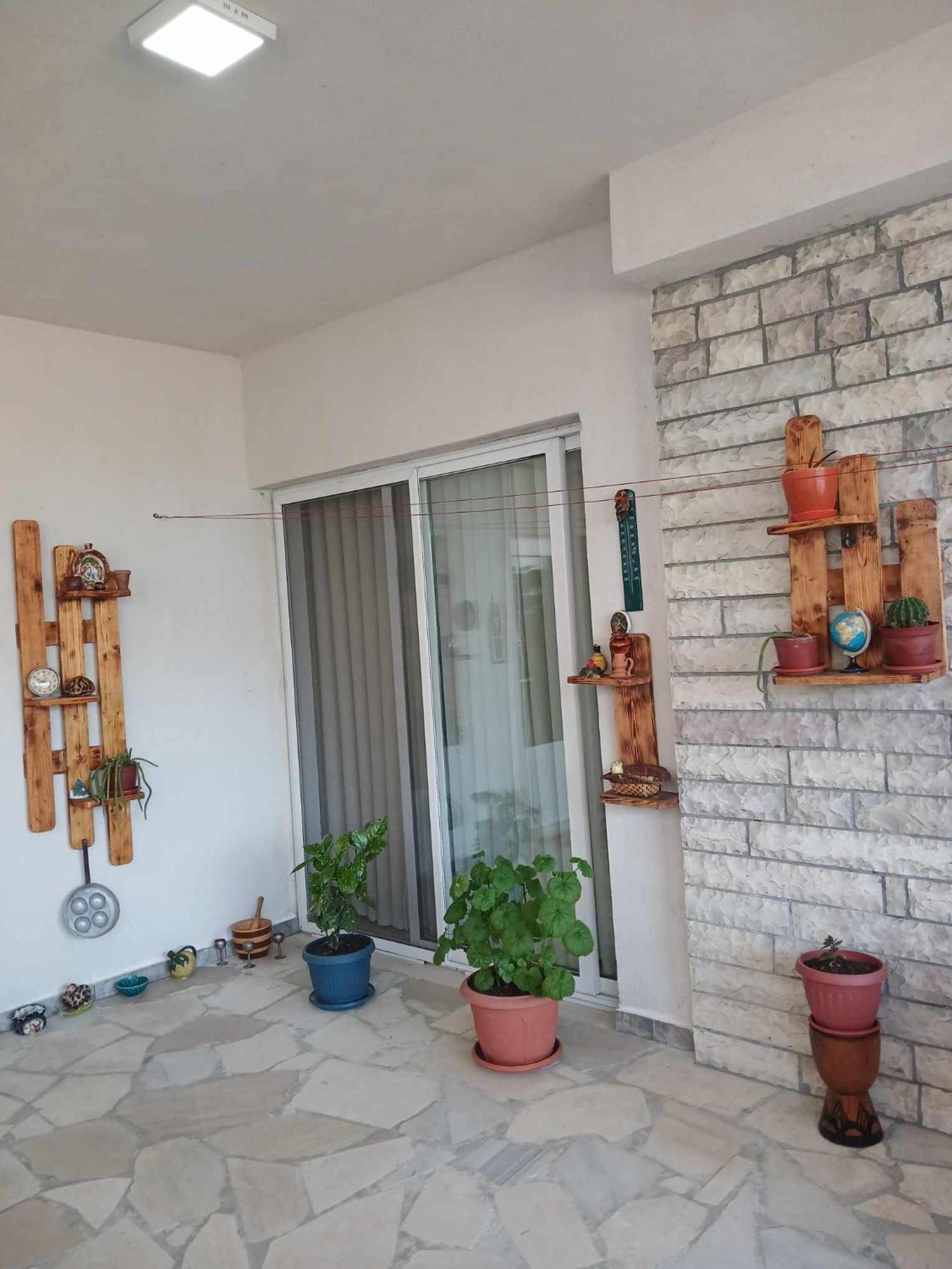Eniguesthouse Гірокастра Екстер'єр фото