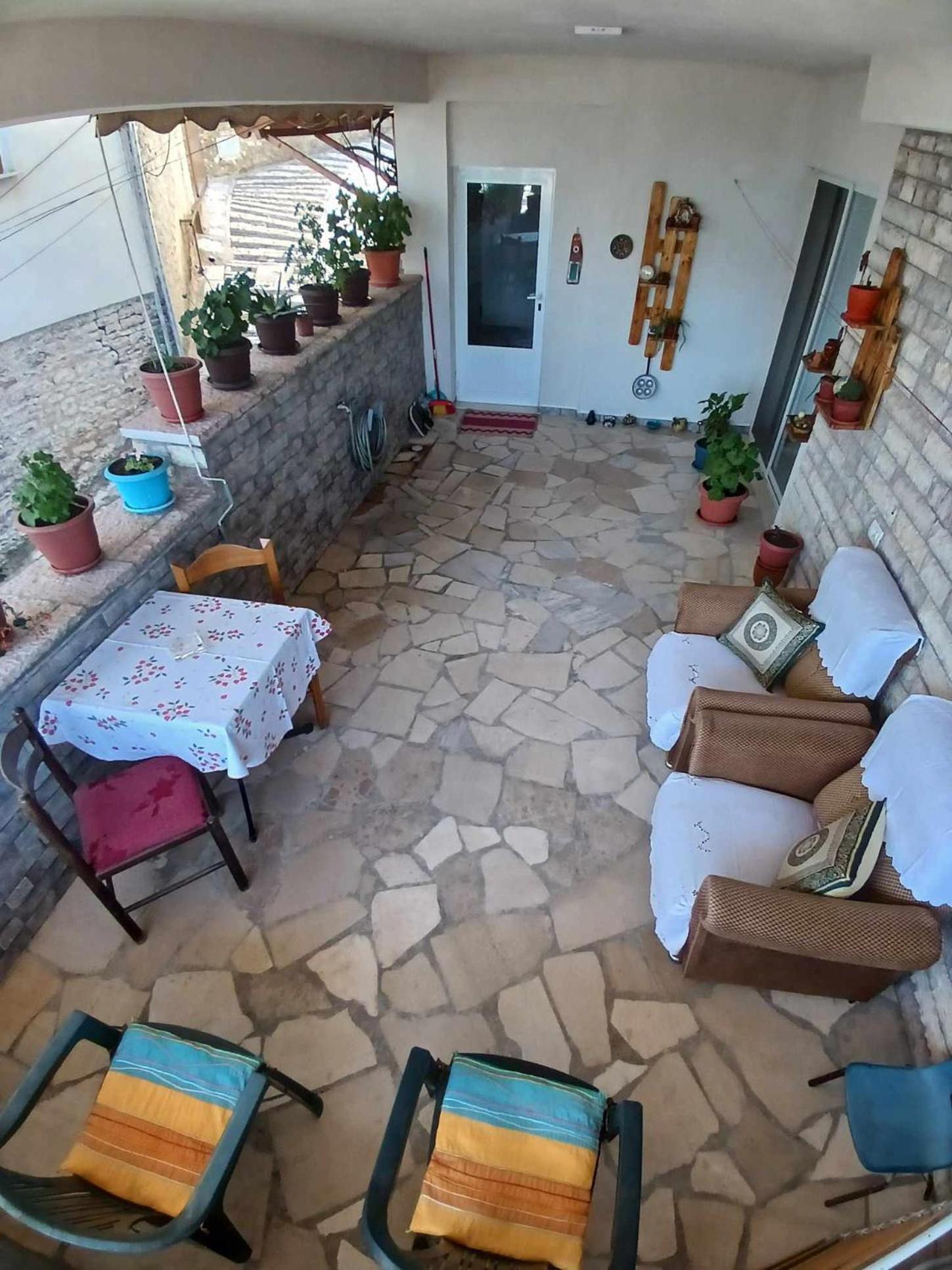 Eniguesthouse Гірокастра Екстер'єр фото