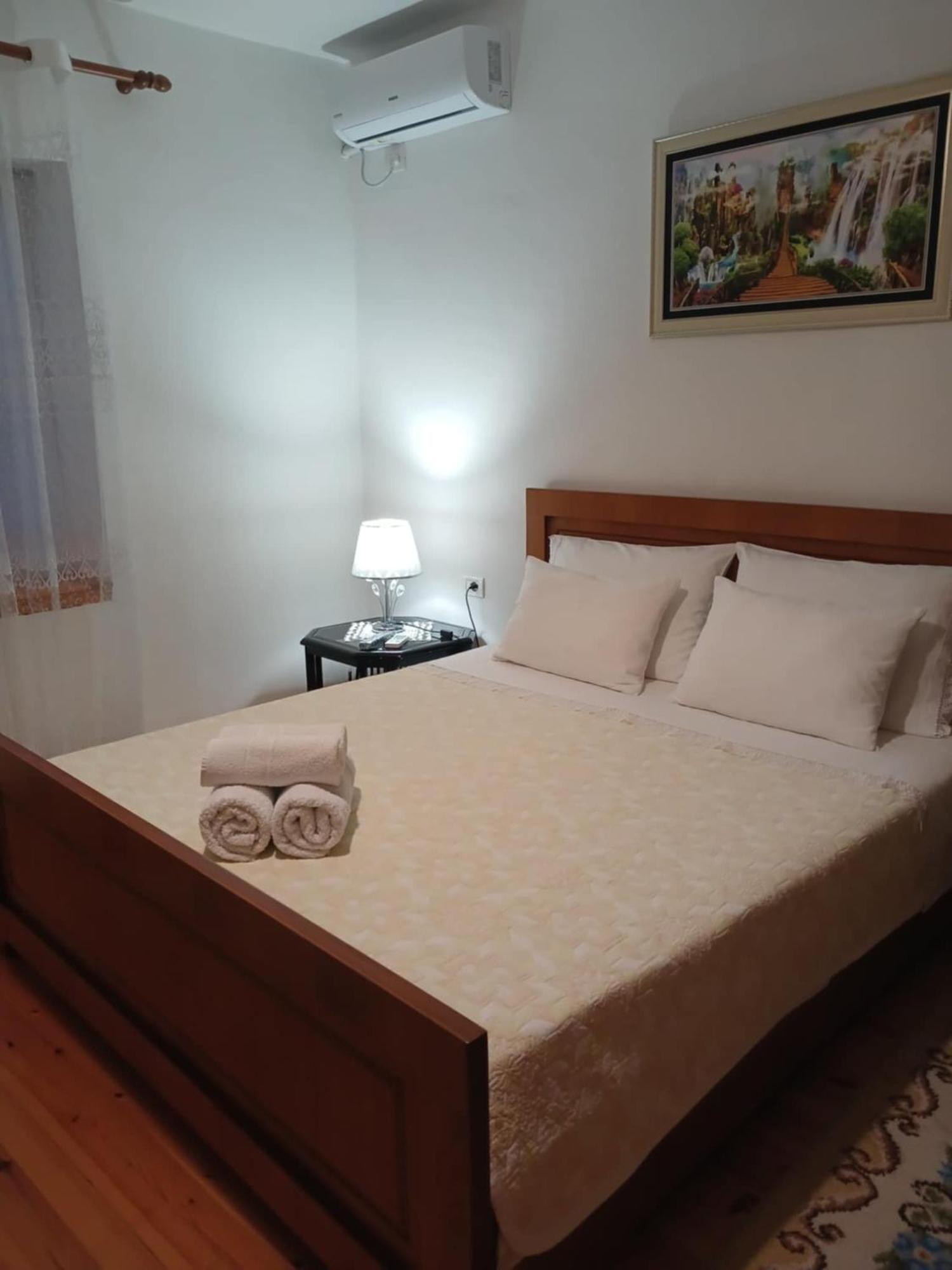 Eniguesthouse Гірокастра Екстер'єр фото
