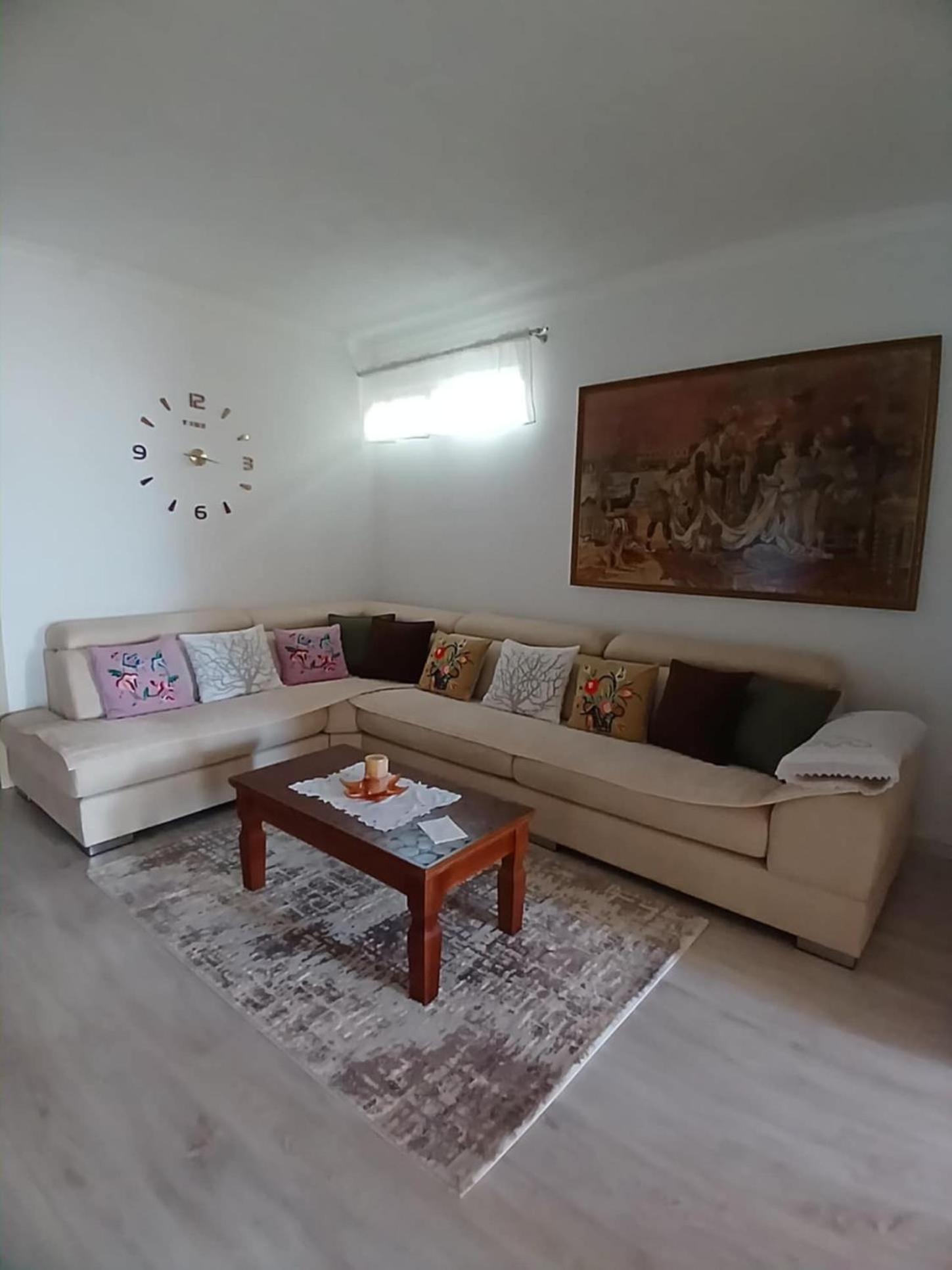 Eniguesthouse Гірокастра Екстер'єр фото