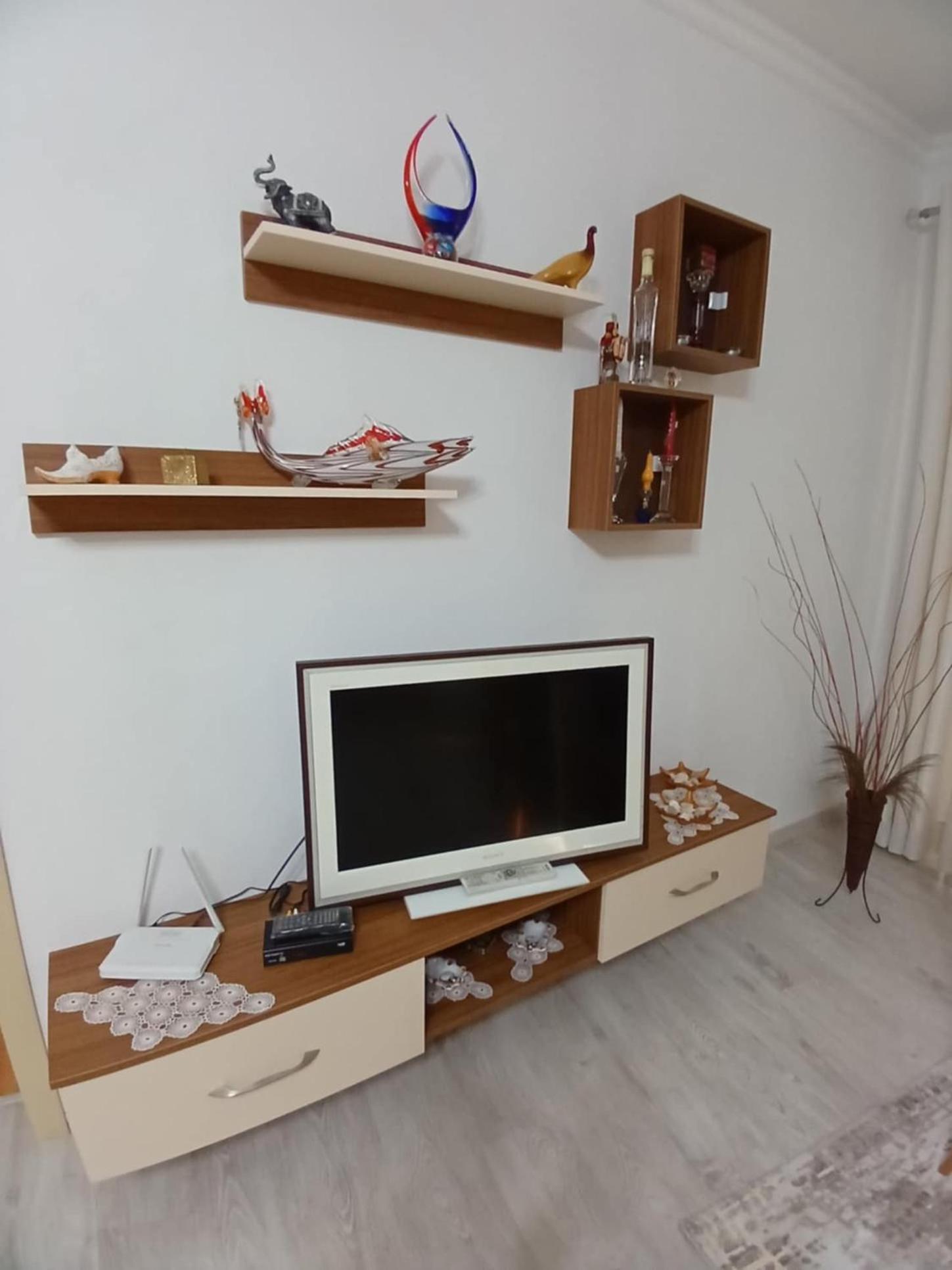 Eniguesthouse Гірокастра Екстер'єр фото